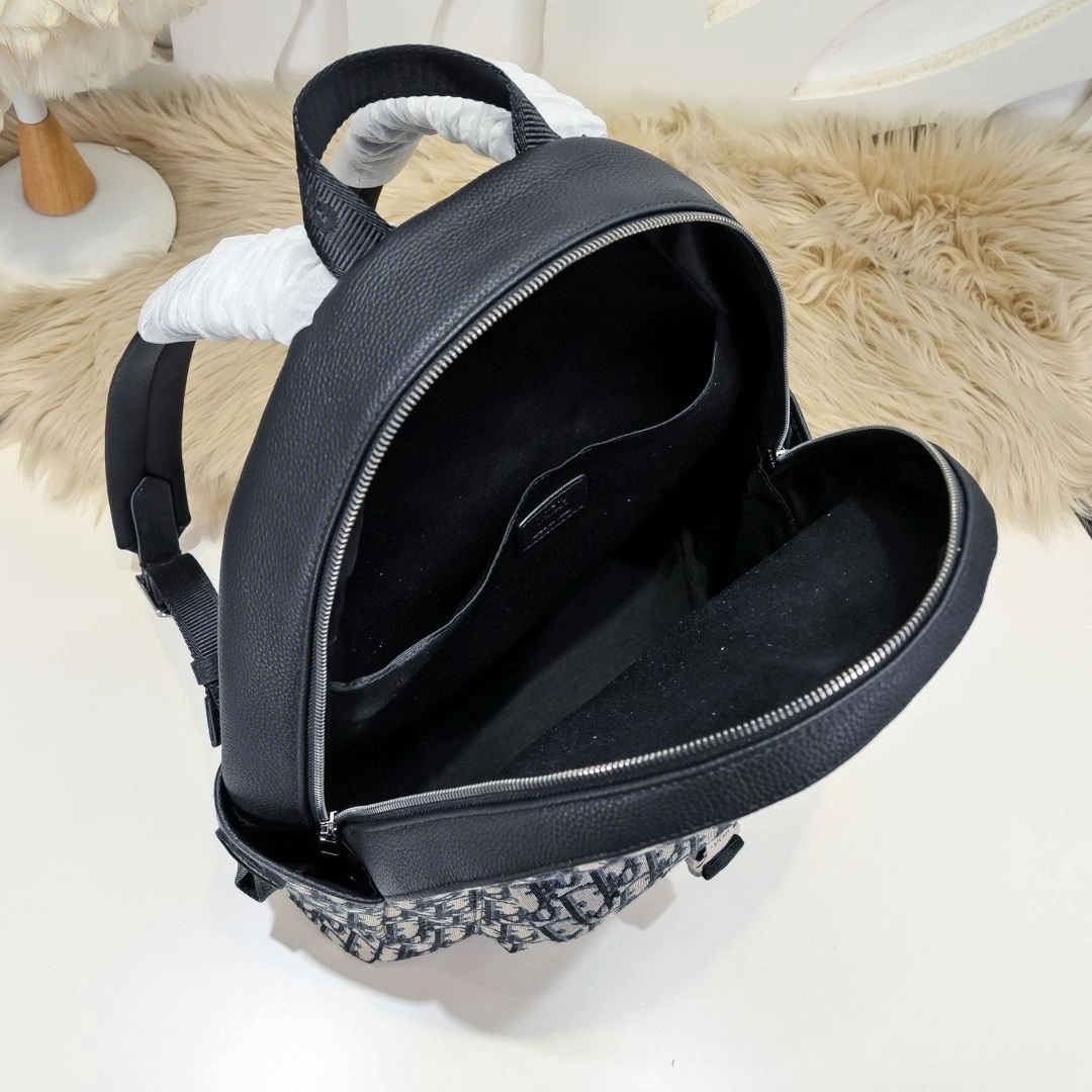 Flexible Mens Christian Dior Backpacks 91109