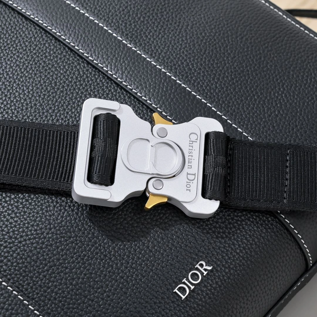 EyeCatching Mens Christian Dior Briefcases 91069