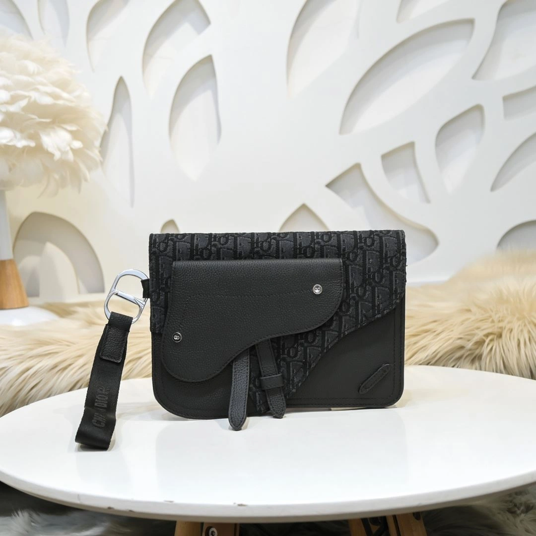 Vibrant Mens Christian Dior Clutch Bags 91087