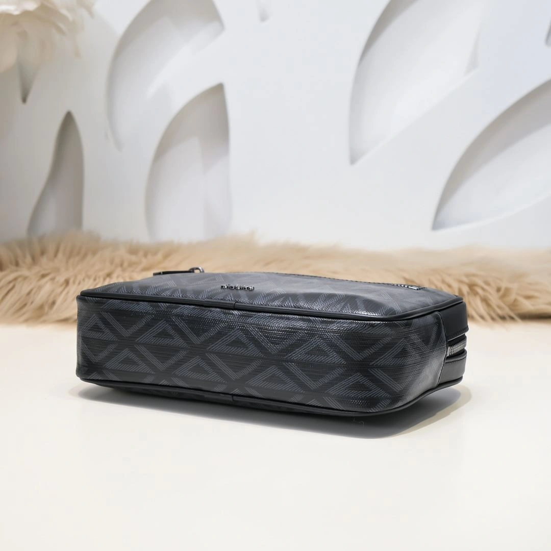 Sleek Mens Christian Dior Clutch Bags 91042