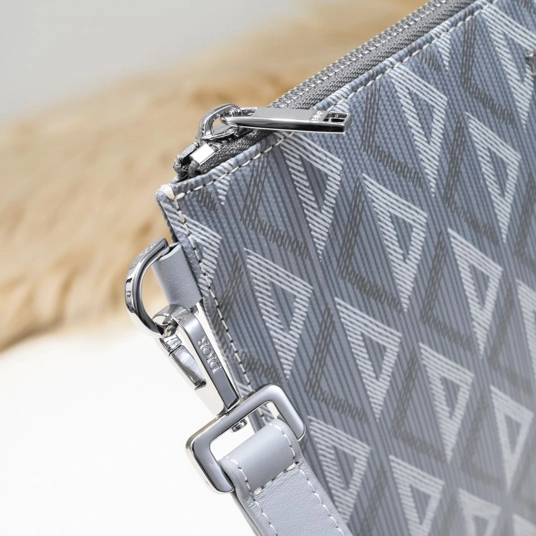 Resilient Mens Christian Dior Clutch Bags 91035