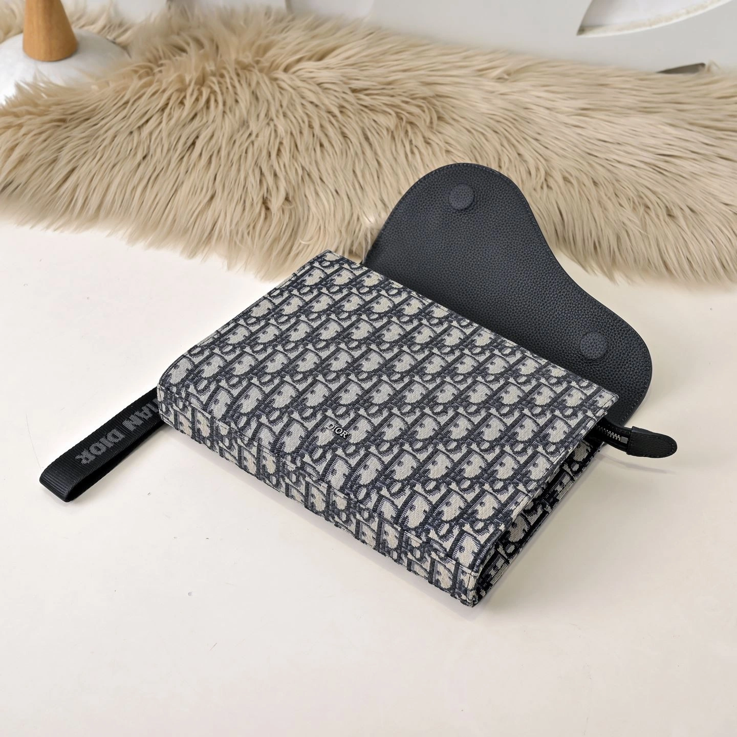 Stylish Mens Christian Dior Clutch Bags 91032