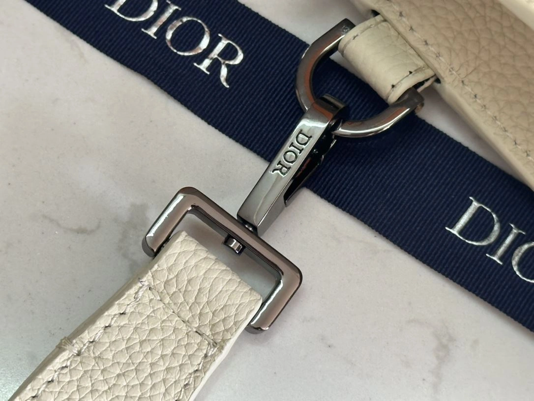 Sustainable Mens Christian Dior Clutch Bags 92038