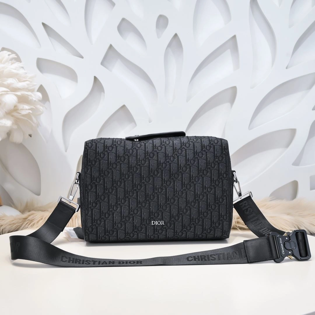 Efficient Mens Christian Dior Satchel Bags 91028