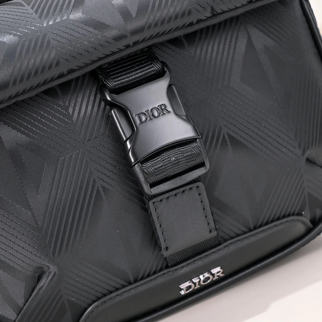 Compact Mens Christian Dior Satchel Bags 91013