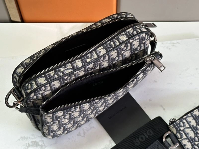 Resilient Mens Christian Dior Satchel bags 70095