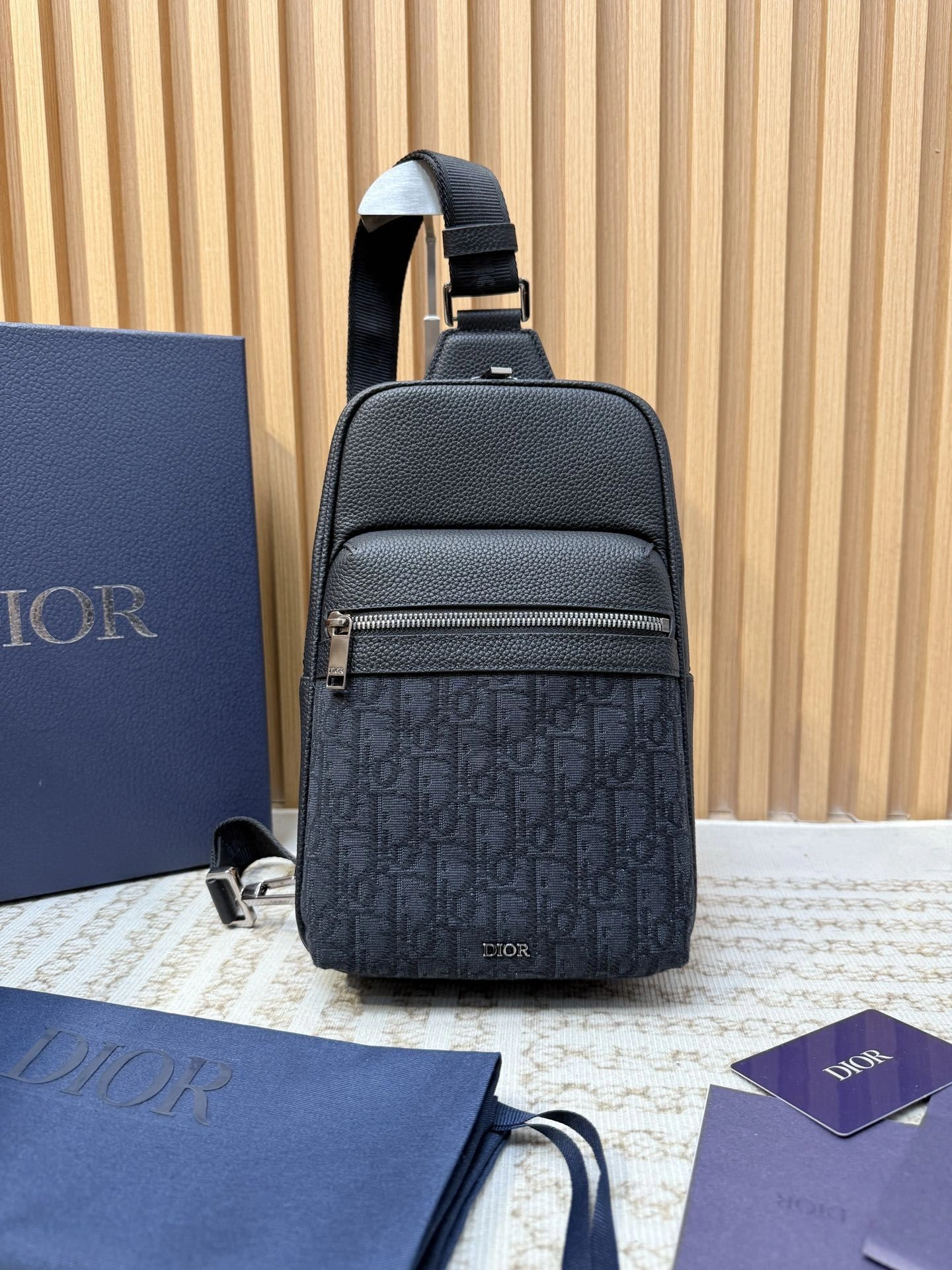 ModernLook Mens Christian Dior Waist Chest Packs 91900