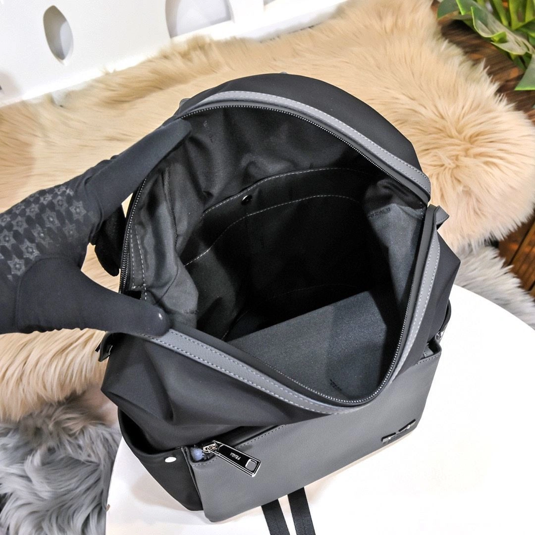 Contemporary Mens Fendi Backpacks 90918