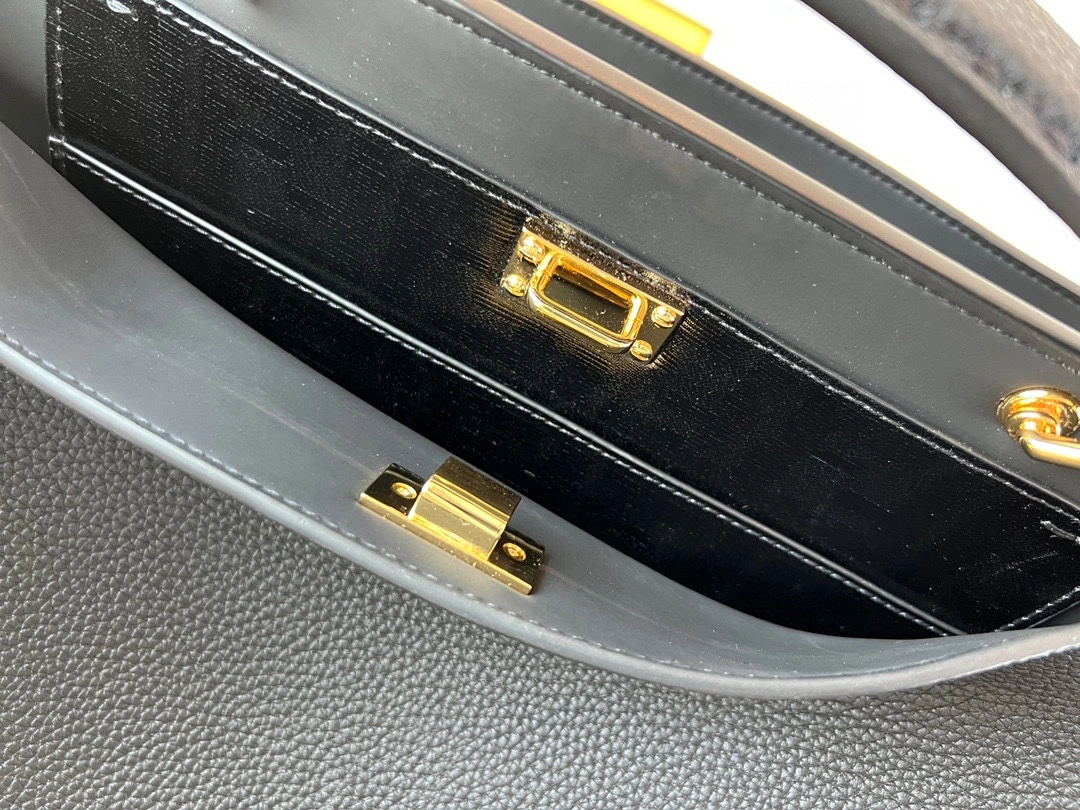 Effortless Mens Fendi Briefcases 76606