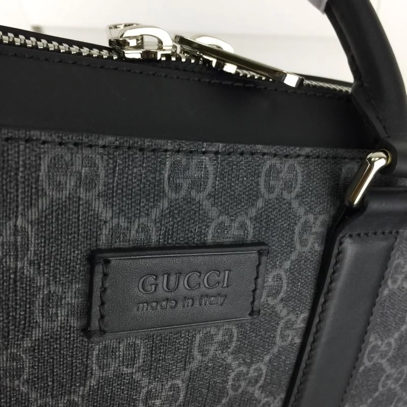 FlexibleFit Mens Gucci Briefcases 50069