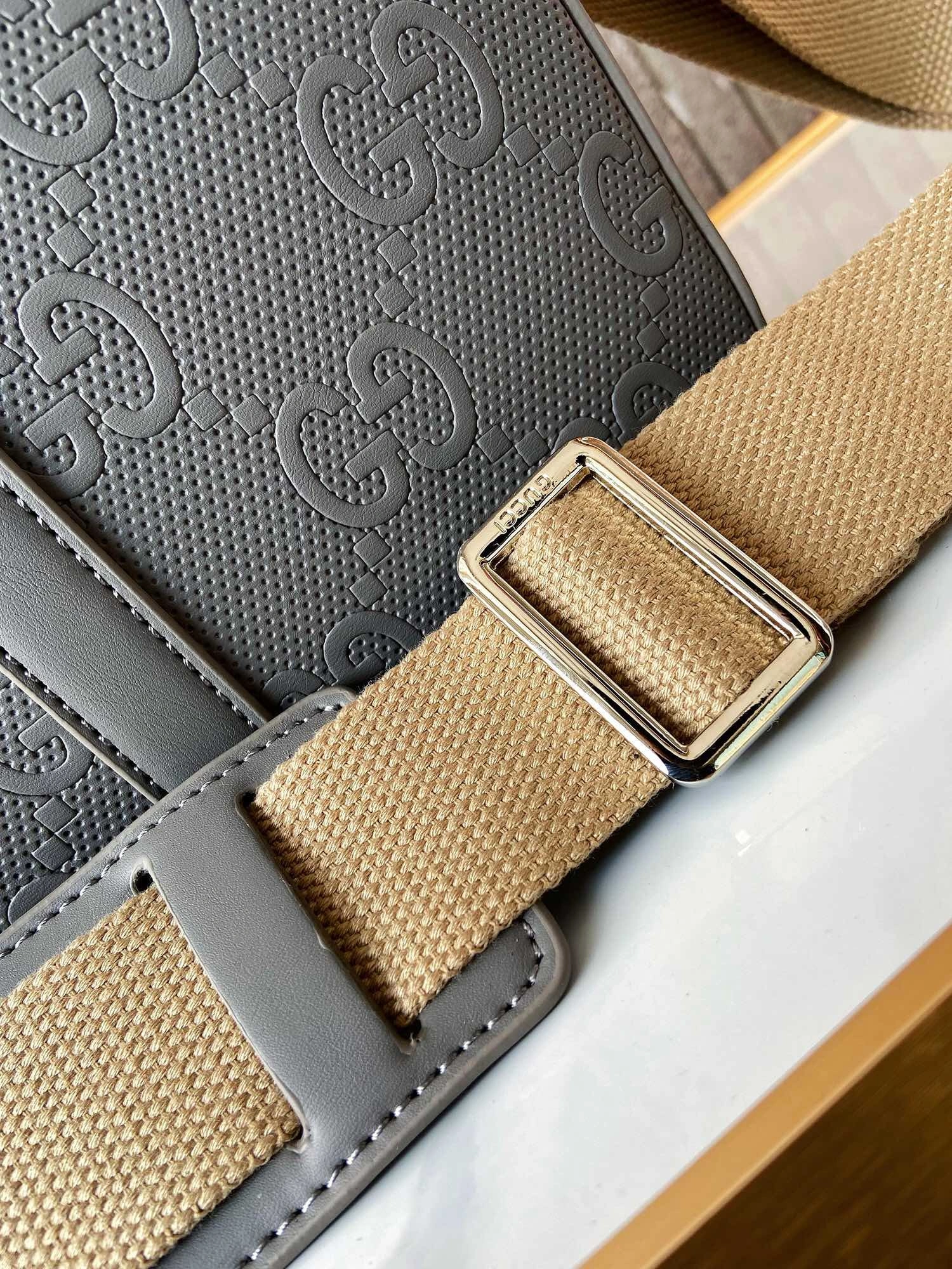 Mens Gucci Briefcases Compact 93080