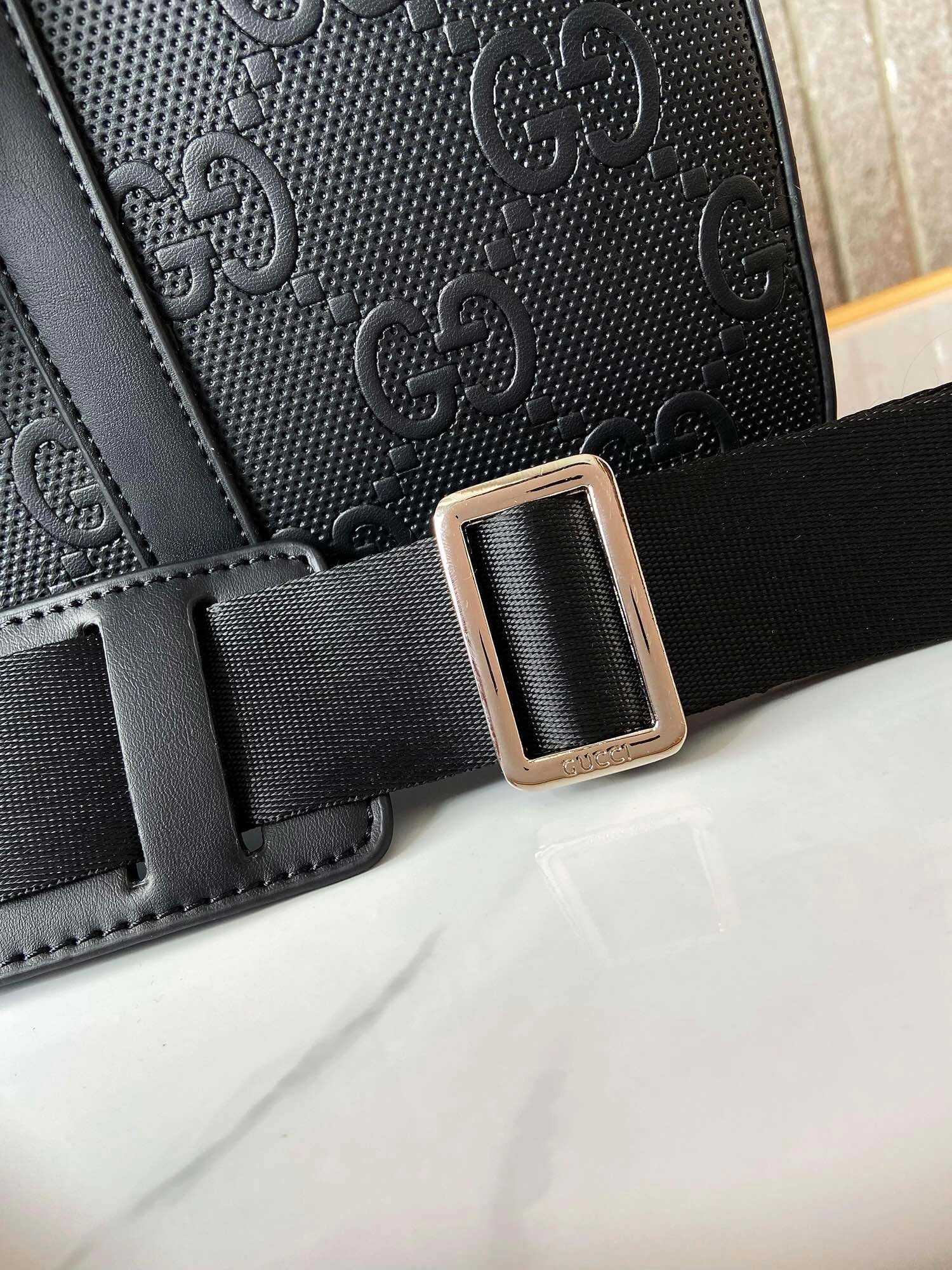 Mens Gucci Briefcases WeatherProof 93054