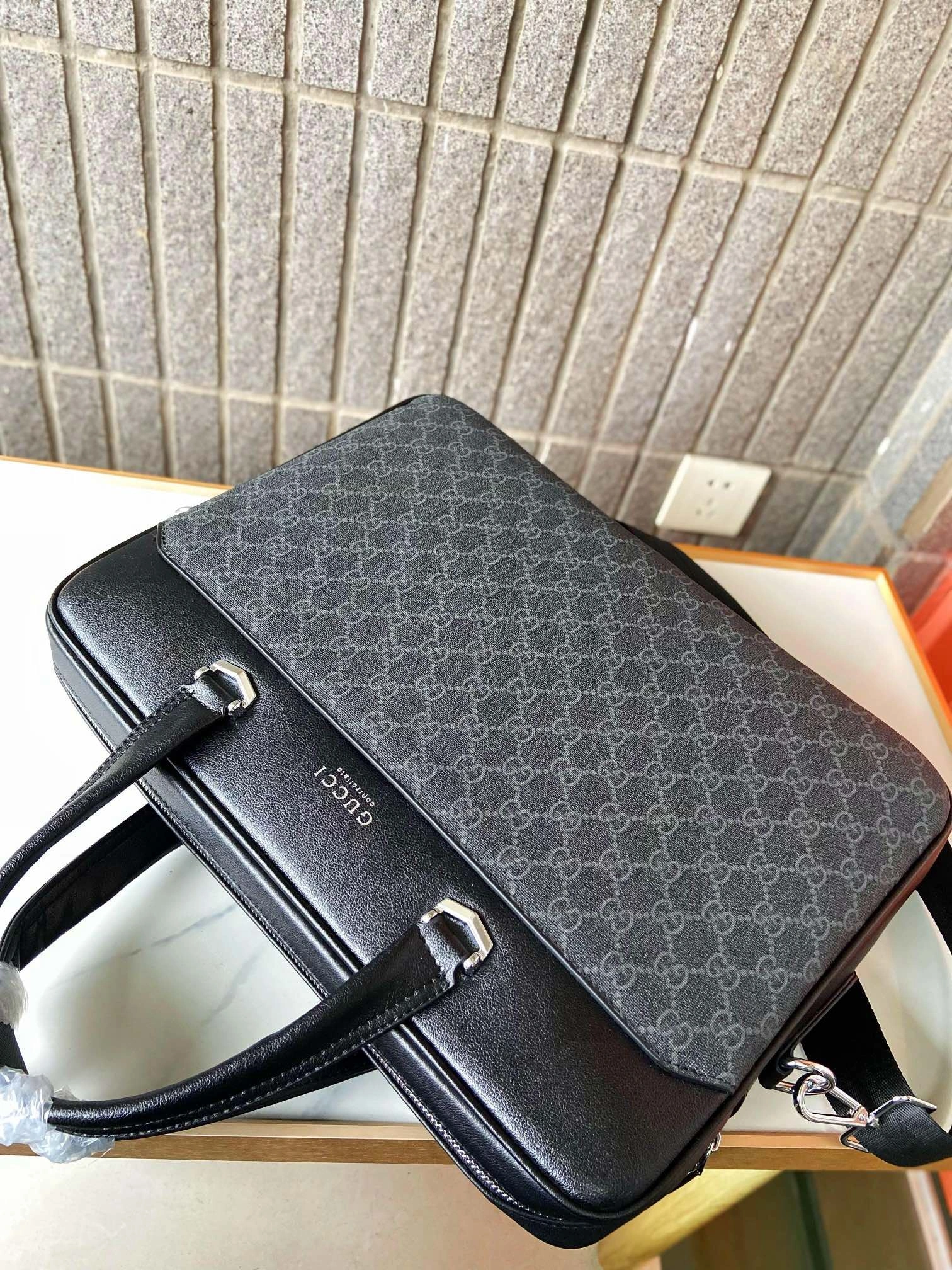 Mens Gucci Briefcases SoftTouch 93053