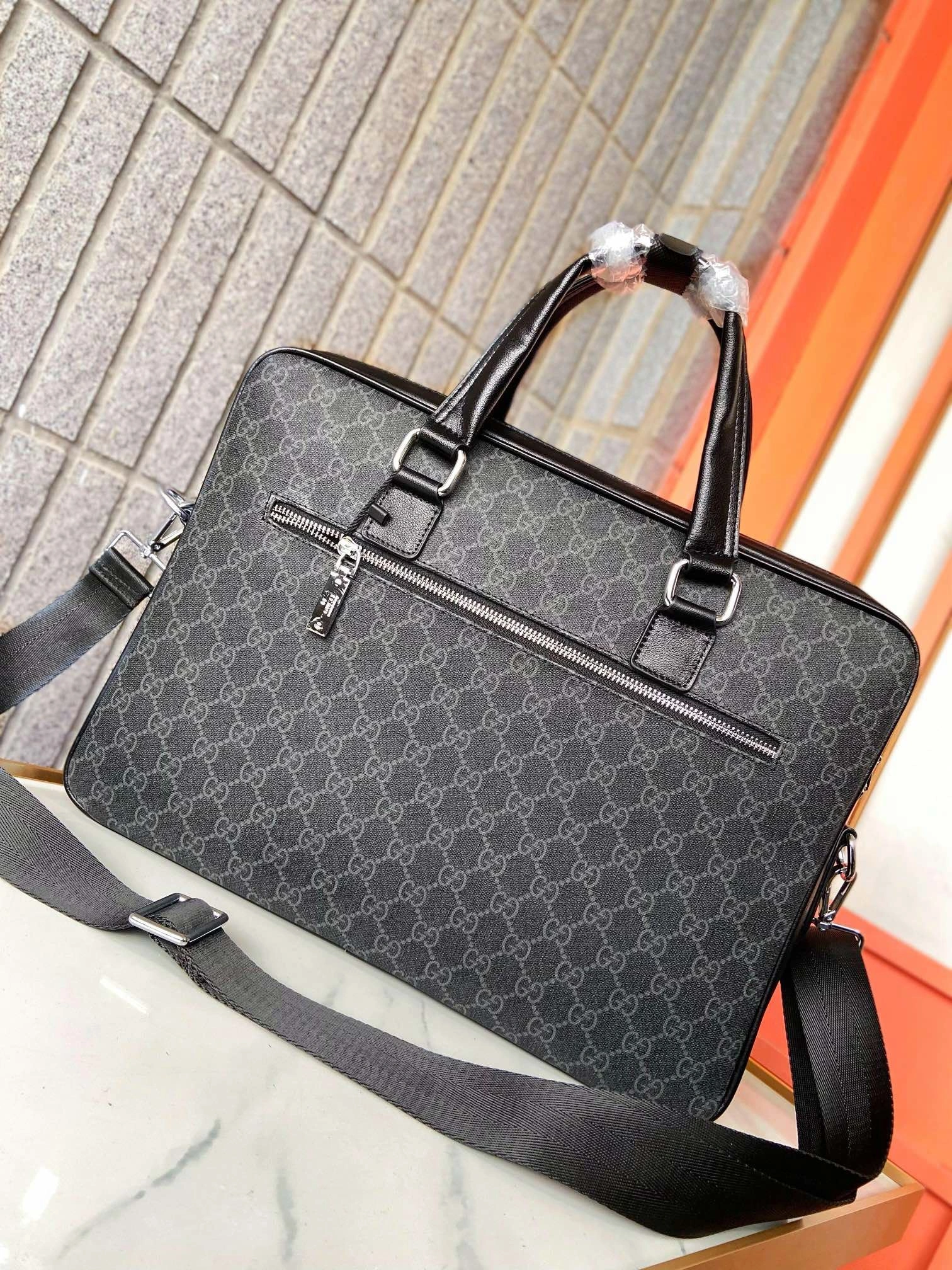 Mens Gucci Briefcases SoftTouch 93053