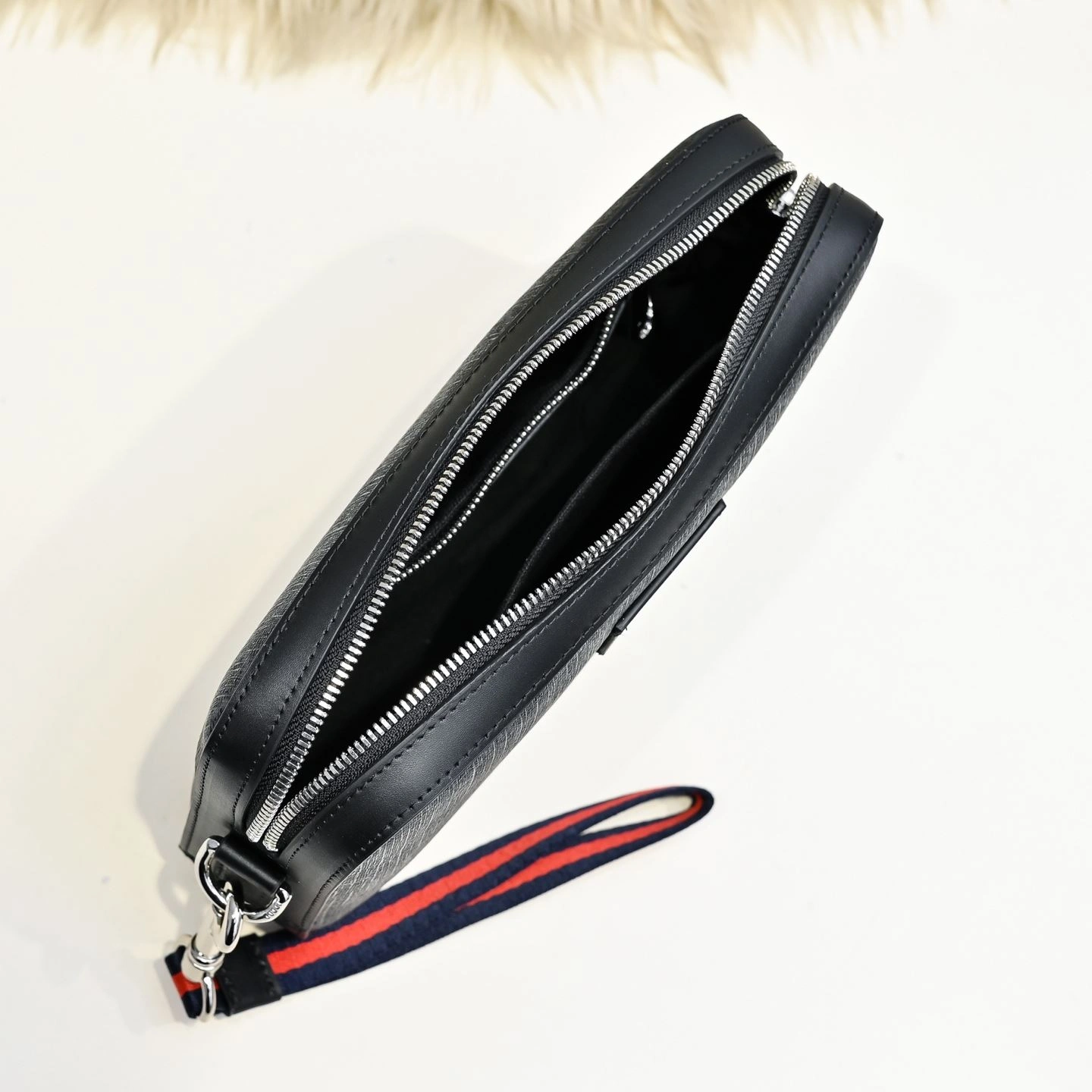 Vibrant Mens Gucci Clutch Bags 90894