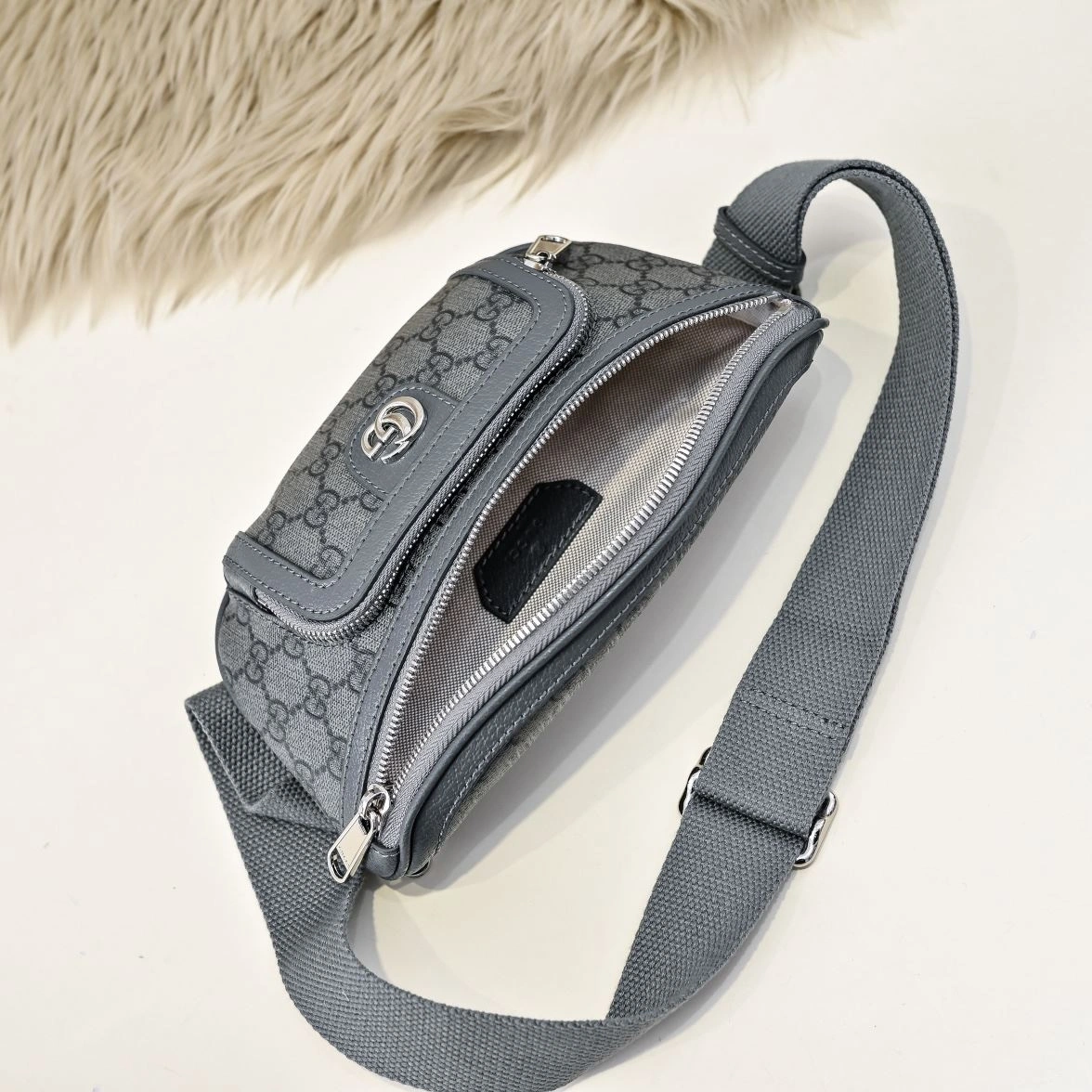 RelaxedFit Mens Gucci Waist Chest Packs 90864