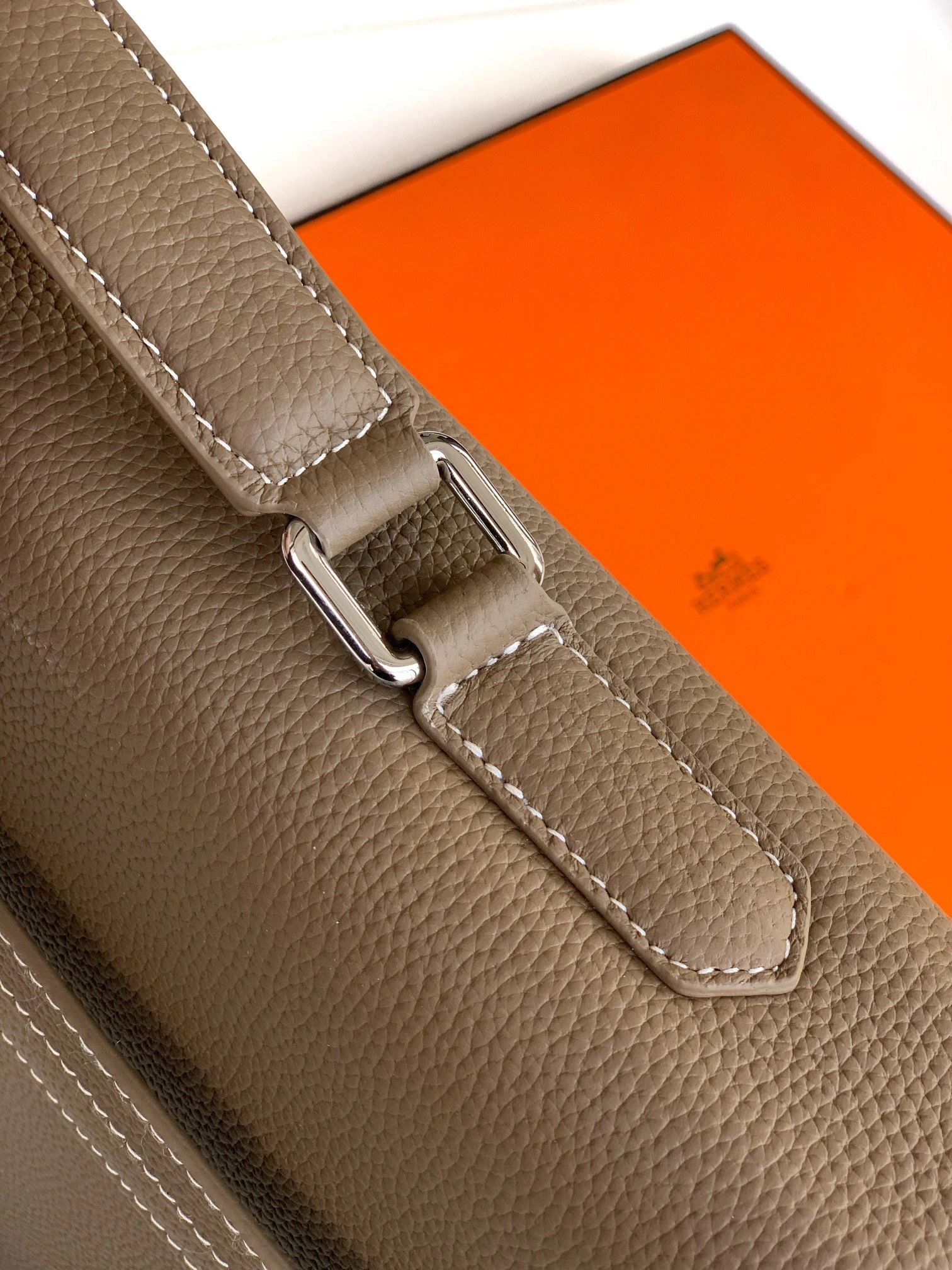 WellDesigned Mens Hermes Briefcases 91830