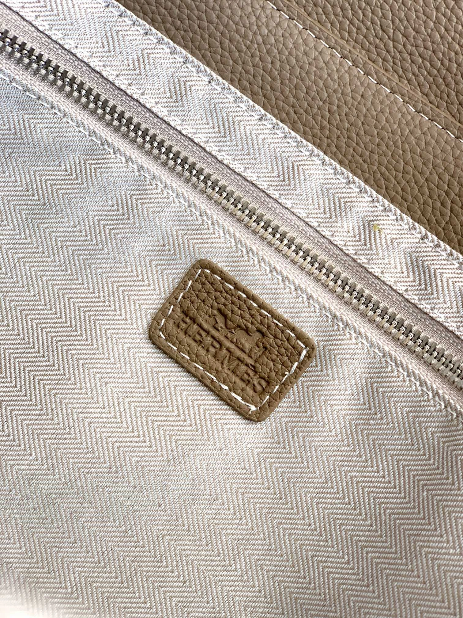WellDesigned Mens Hermes Briefcases 91830
