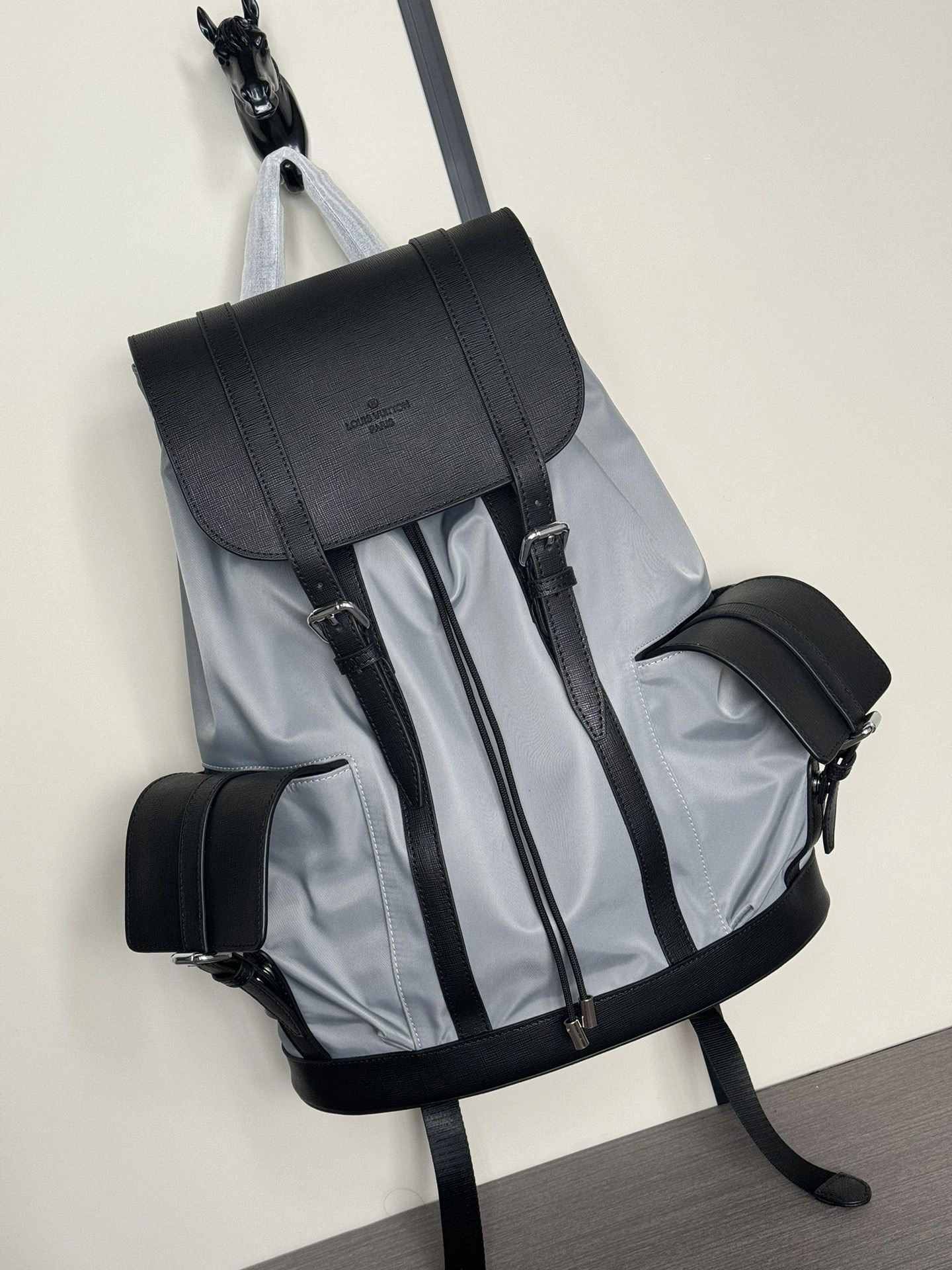 Mens Louis Vuitton Backpacks SoftTouch 92833