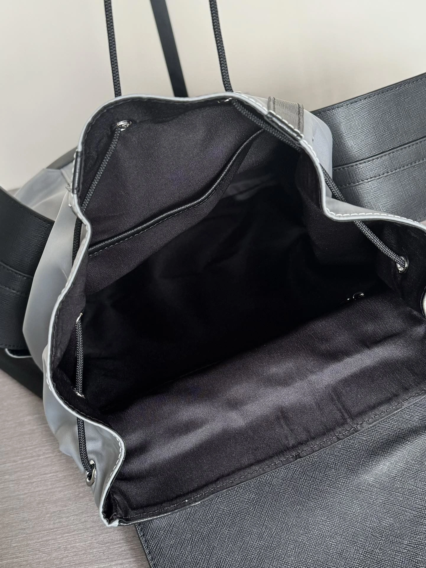 Mens Louis Vuitton Backpacks SoftTouch 92833