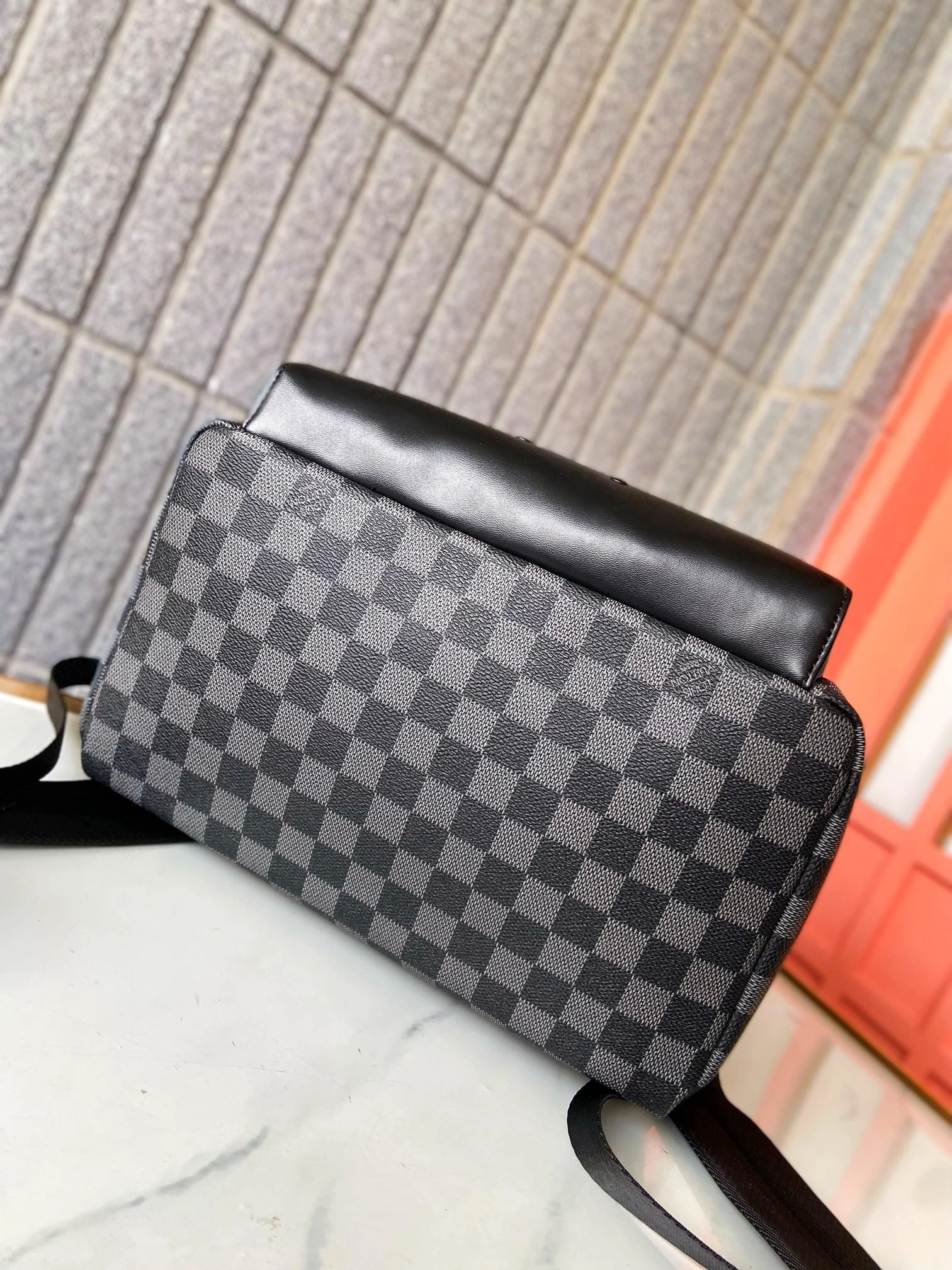 SmoothTexture Mens Louis Vuitton Backpacks 92859