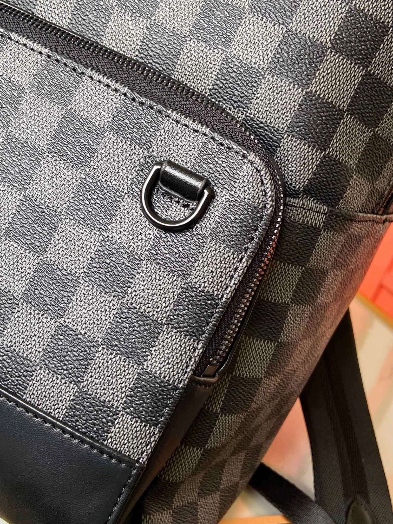 SmoothTexture Mens Louis Vuitton Backpacks 92859