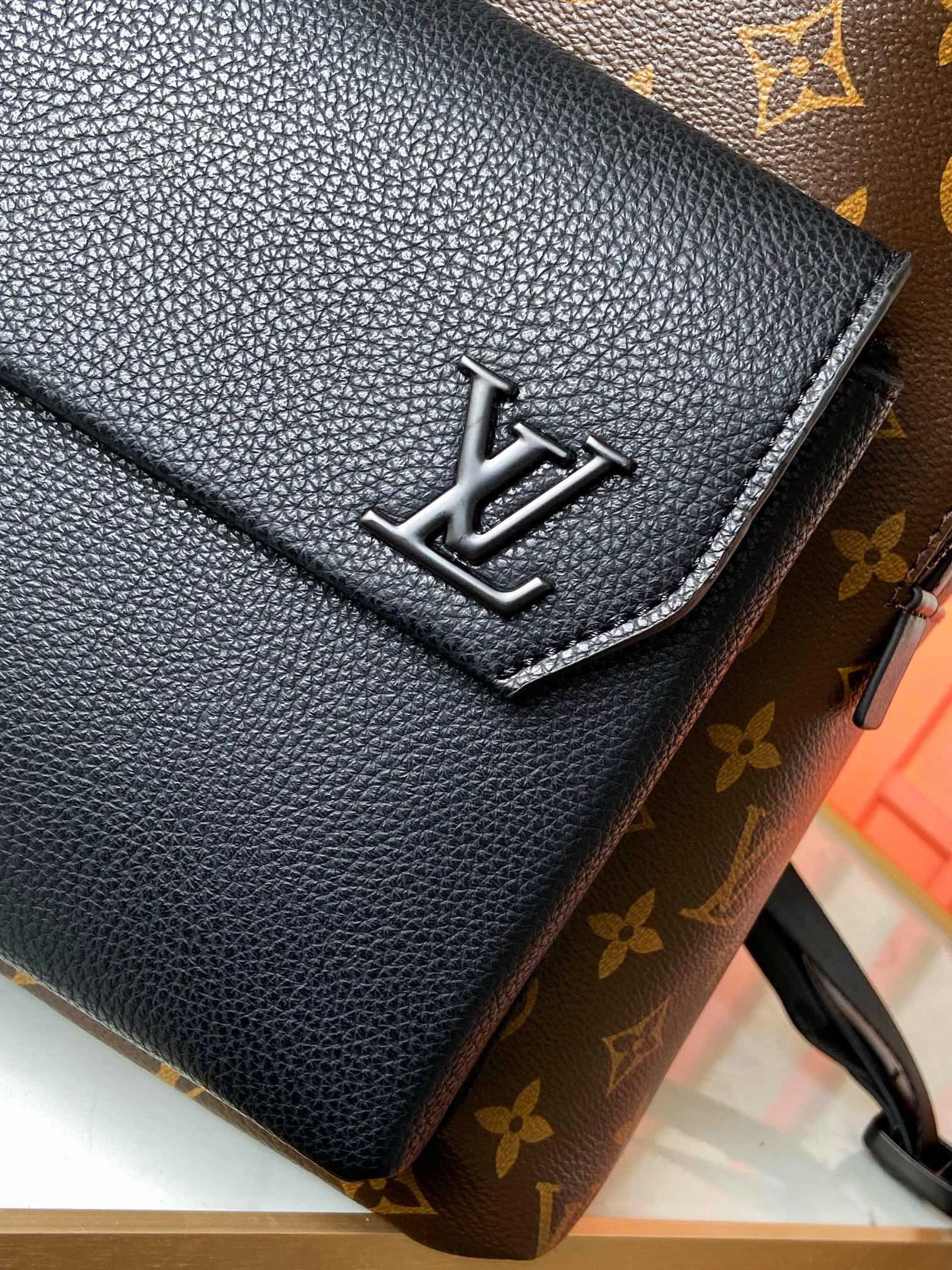 FashionForward Mens Louis Vuitton Backpacks 92865
