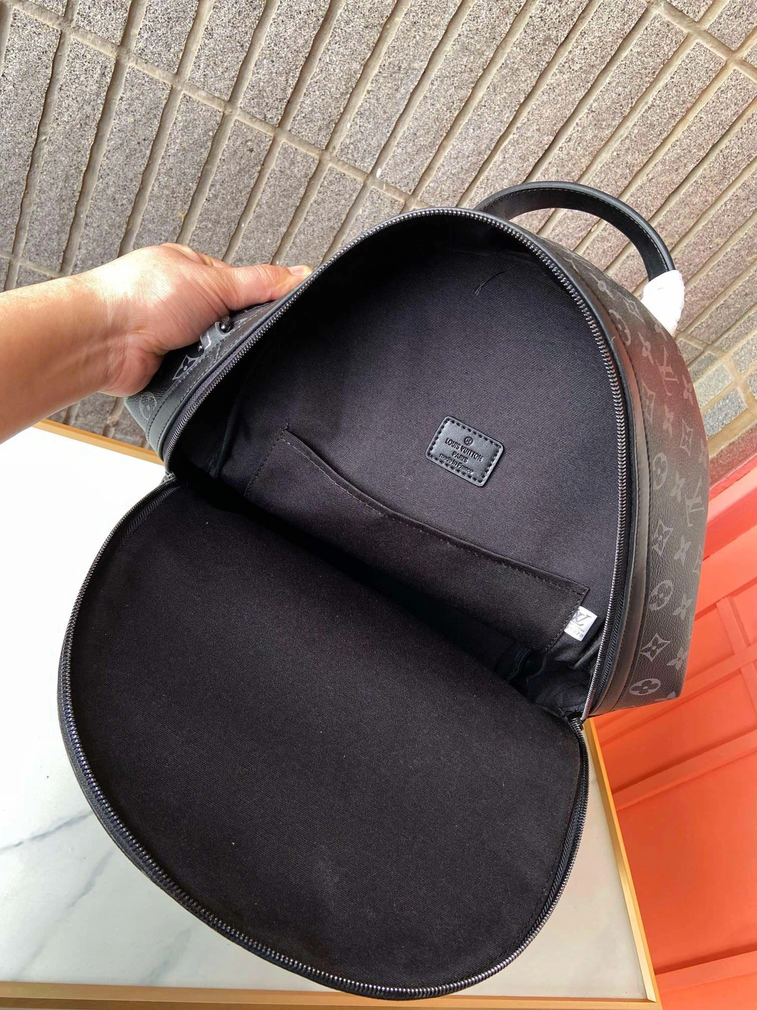 Mens Louis Vuitton Backpacks Neat 92829