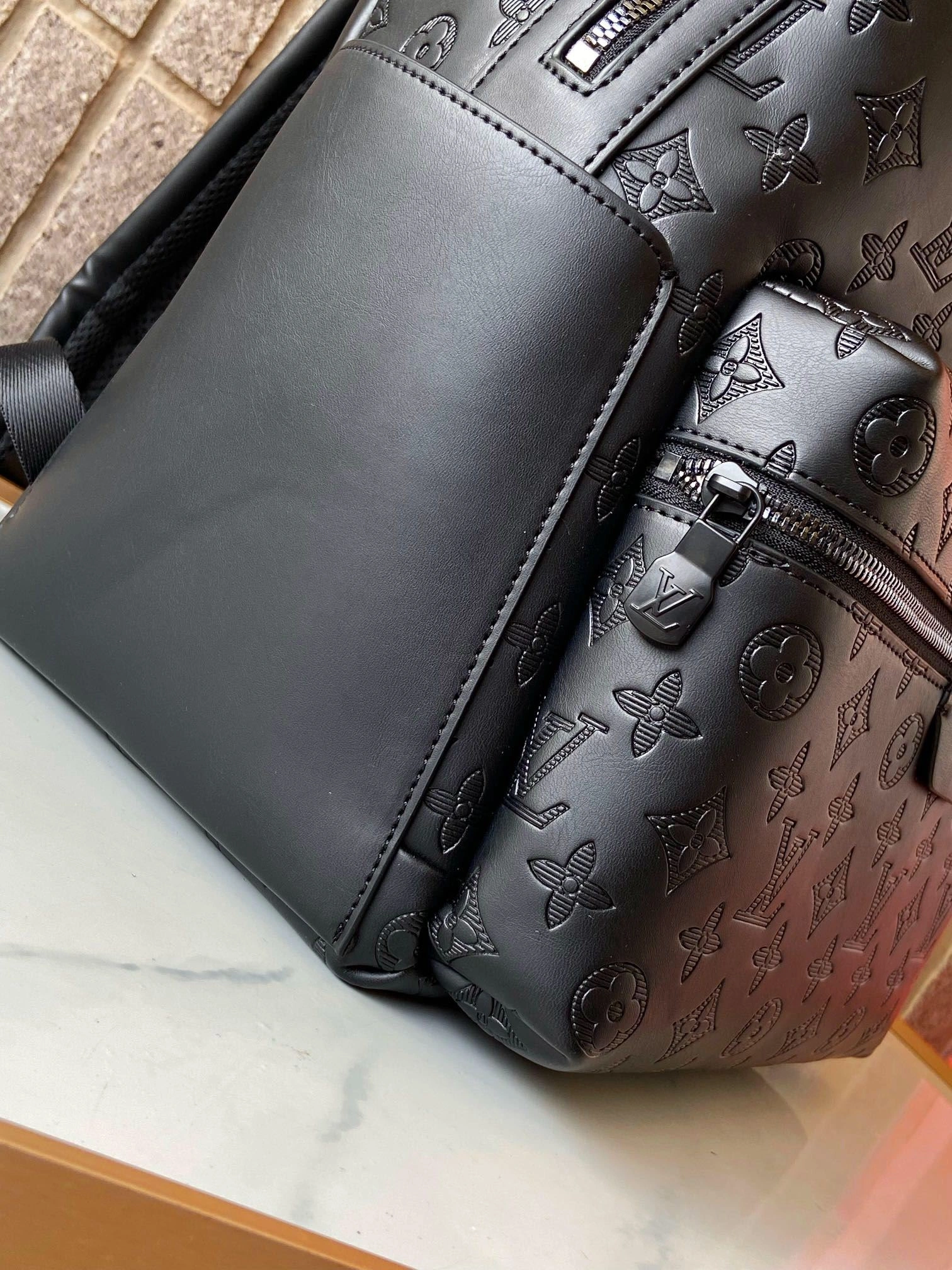 DailyWear Mens Louis Vuitton Backpacks 92854