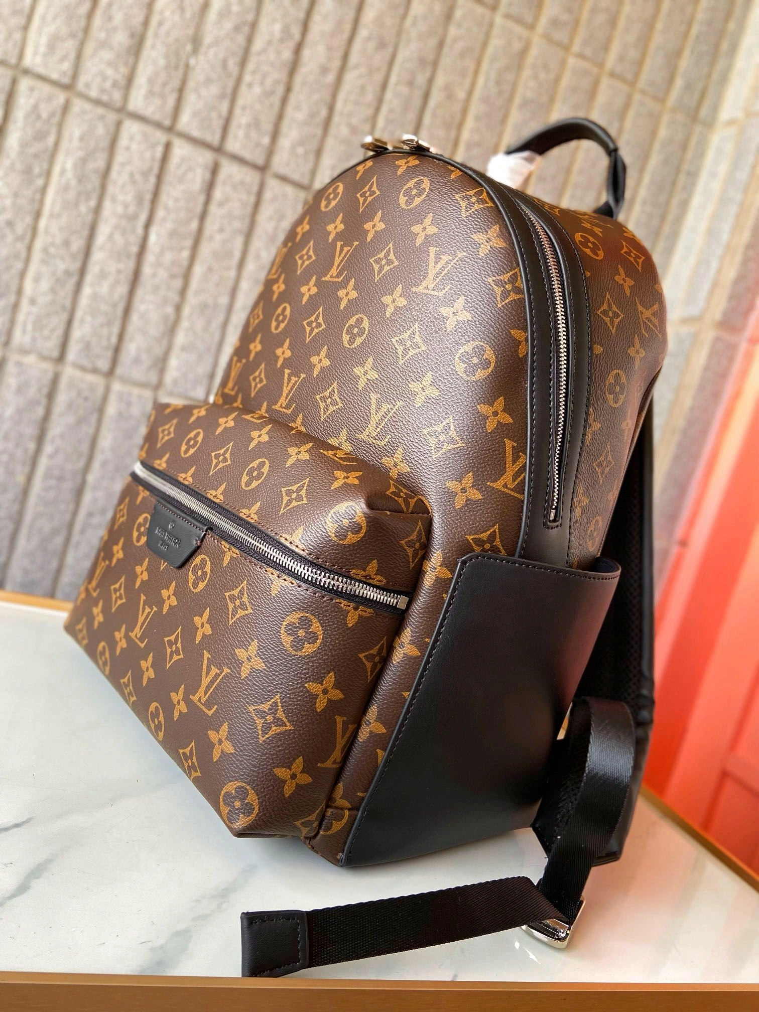 Mens Louis Vuitton Backpacks WaterResistant 92861