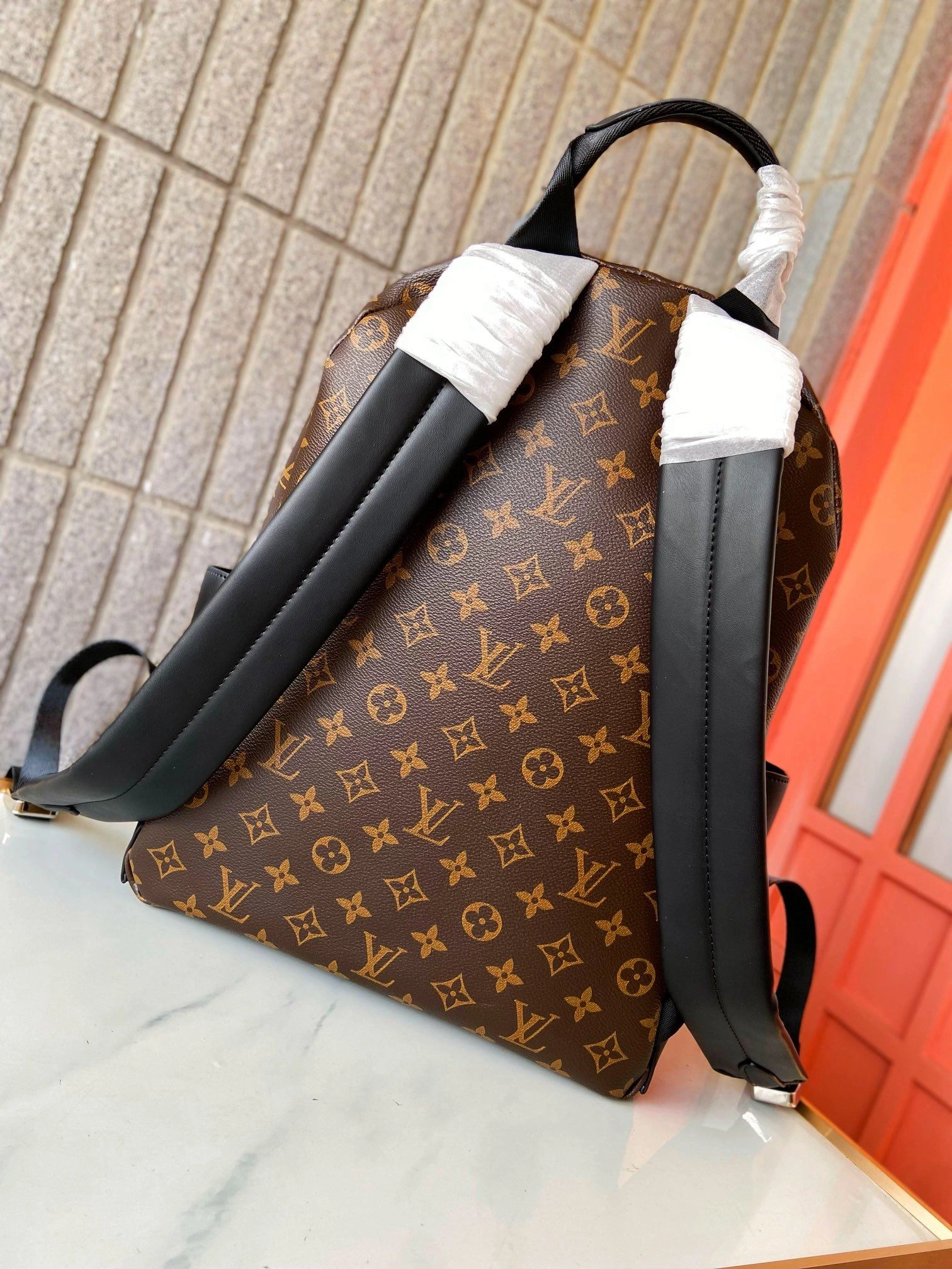 Mens Louis Vuitton Backpacks WaterResistant 92861