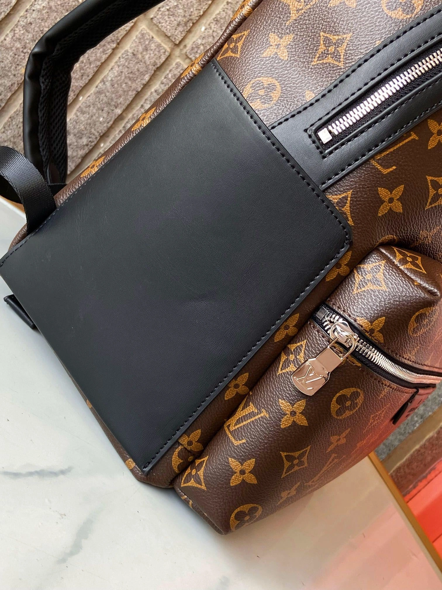 Mens Louis Vuitton Backpacks WaterResistant 92861