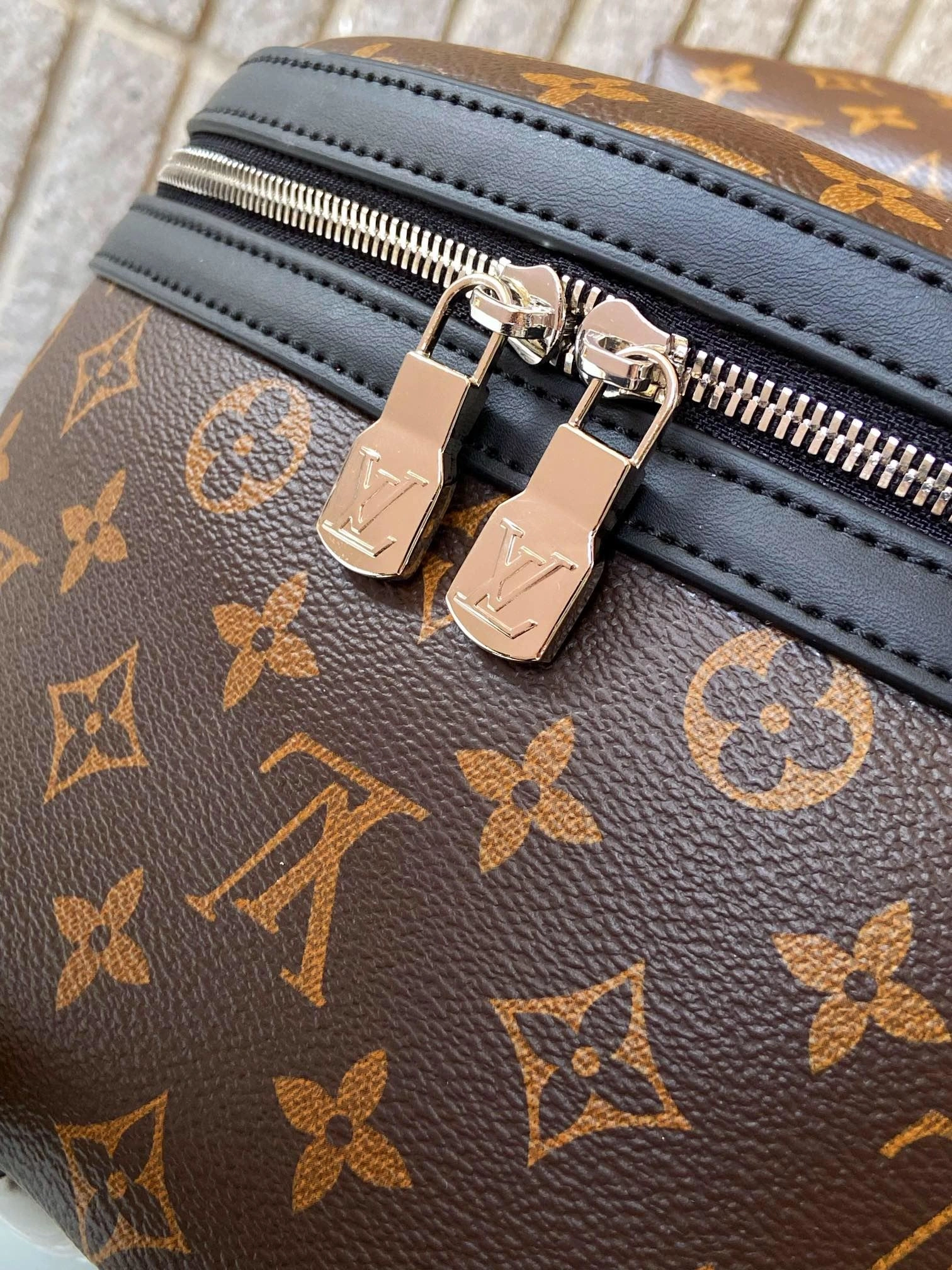 Mens Louis Vuitton Backpacks WaterResistant 92861