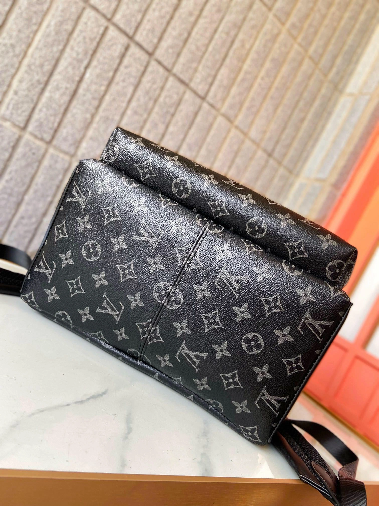 Stylish Mens Louis Vuitton Backpacks 92827