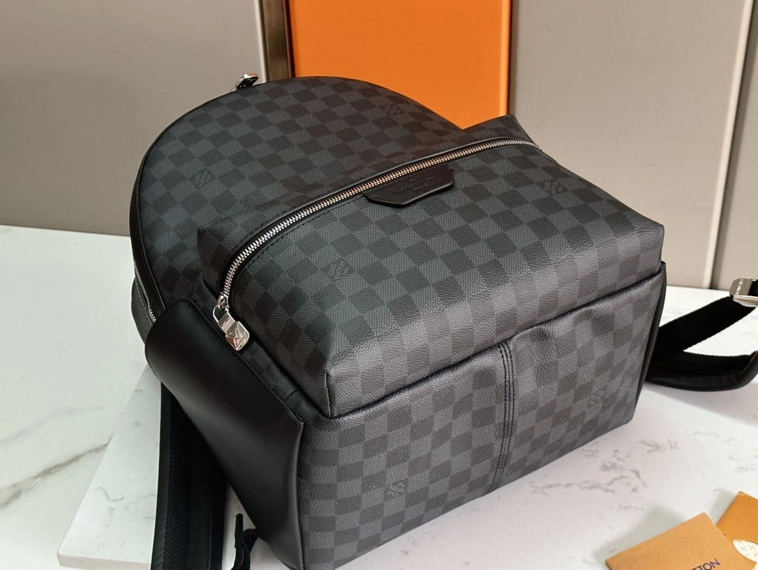 Mens Louis Vuitton Backpacks SmoothTexture 91785