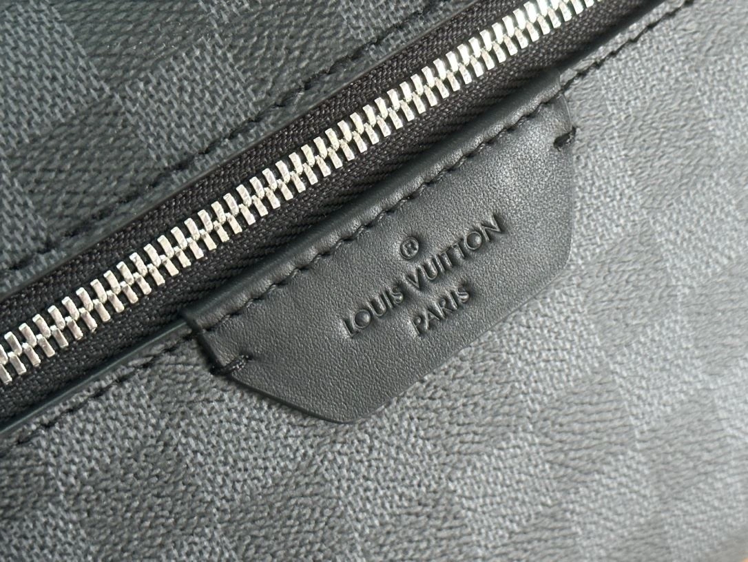 Mens Louis Vuitton Backpacks SmoothTexture 91785