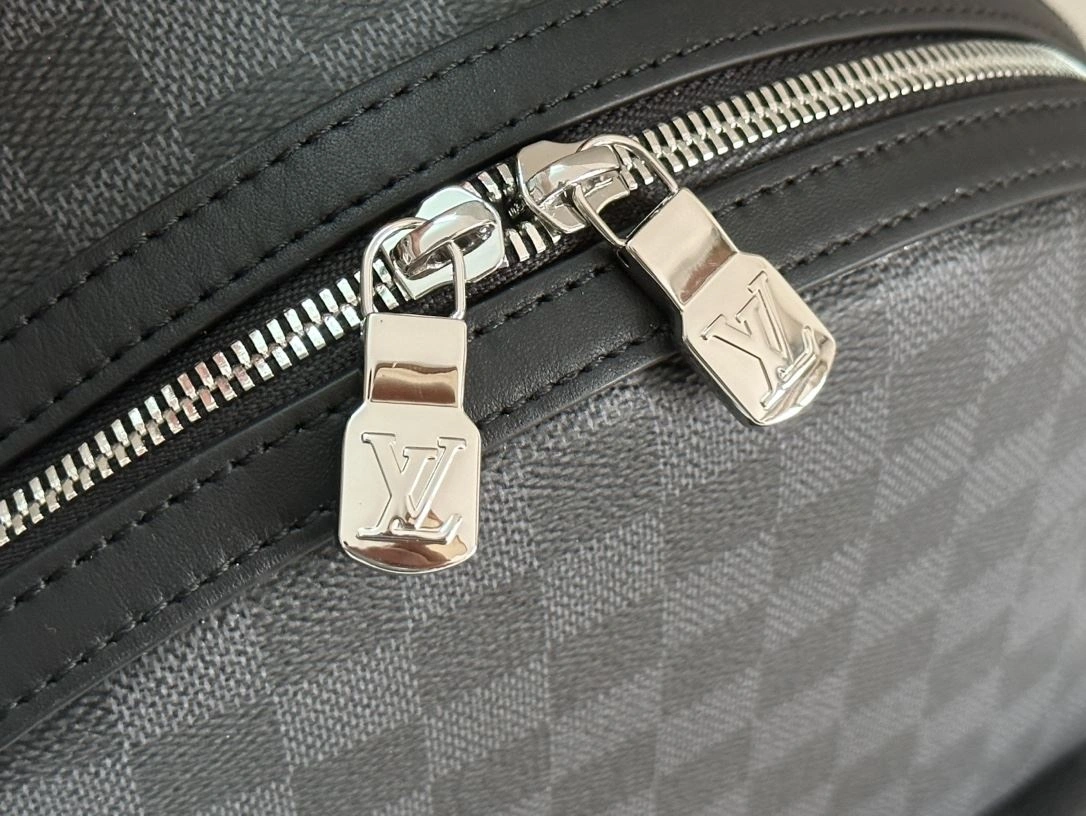 Mens Louis Vuitton Backpacks SmoothTexture 91785