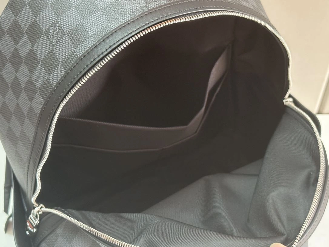 Mens Louis Vuitton Backpacks SmoothTexture 91785