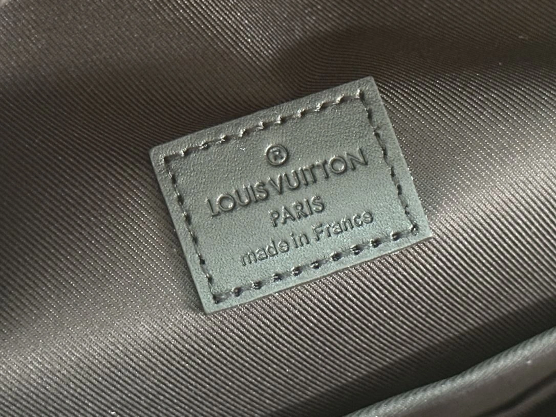 Mens Louis Vuitton Backpacks SmoothTexture 91785