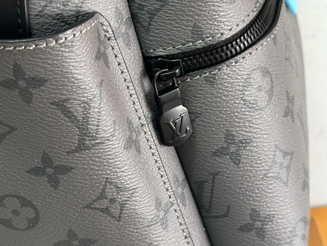 Mens Louis Vuitton Backpacks SoftTouch 91771