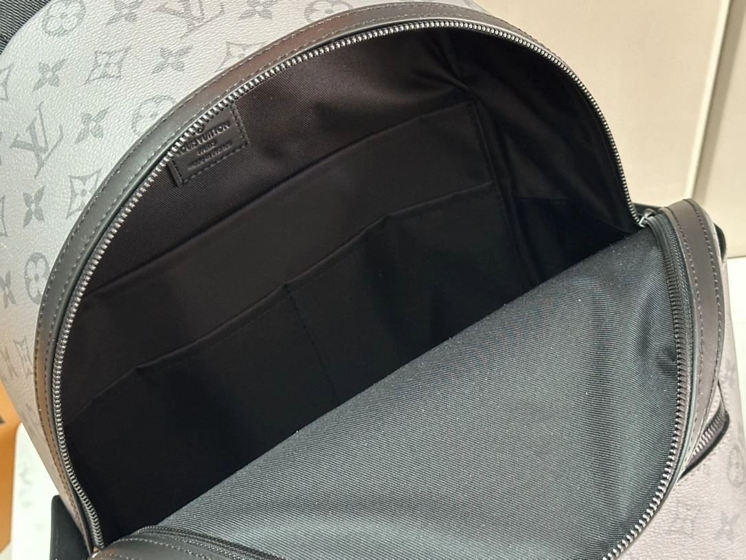 Mens Louis Vuitton Backpacks SoftTouch 91771