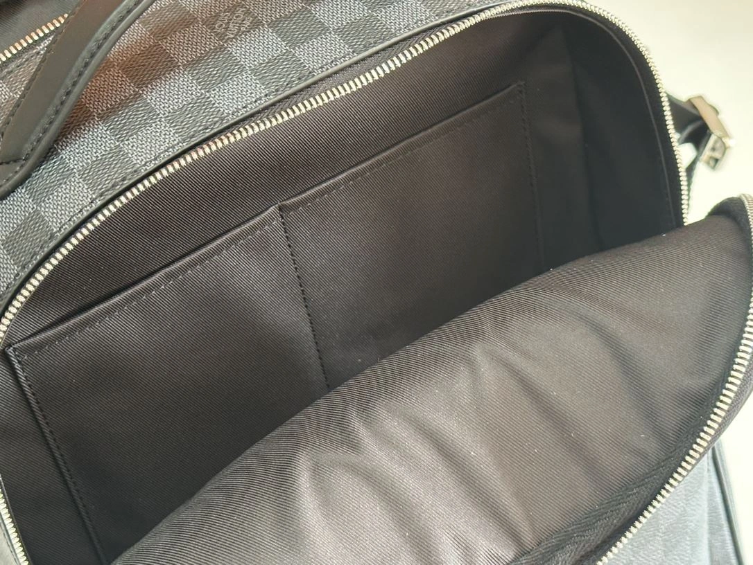 SoftTouch Mens Louis Vuitton Backpacks 91765