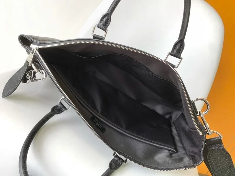 EyeCatching Mens Louis Vuitton Briefcases 42082