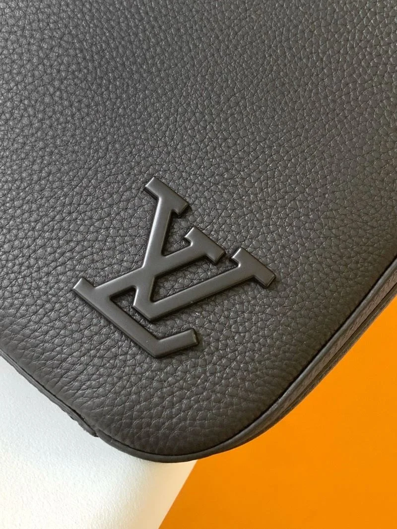 Versatile Mens Louis Vuitton Briefcases 42081