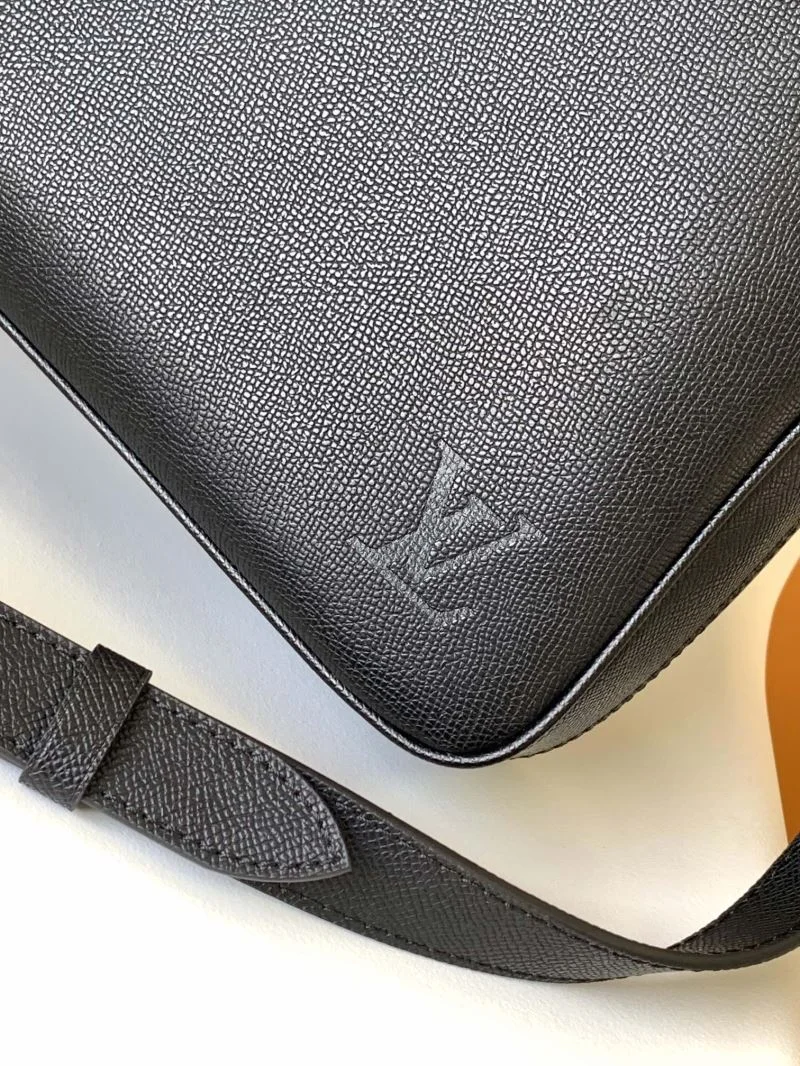RelaxedFit Mens Louis Vuitton Briefcases 42070