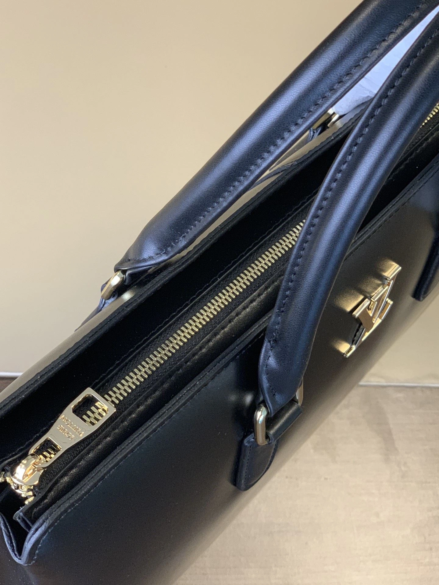 Neat Mens Louis Vuitton Briefcases 92815