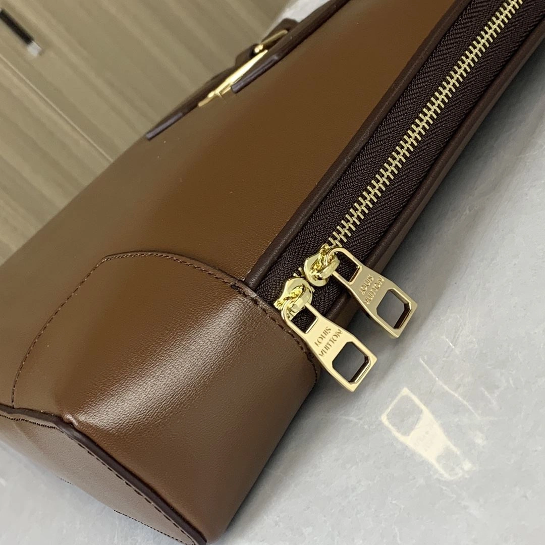 FashionForward Mens Louis Vuitton Briefcases 92848