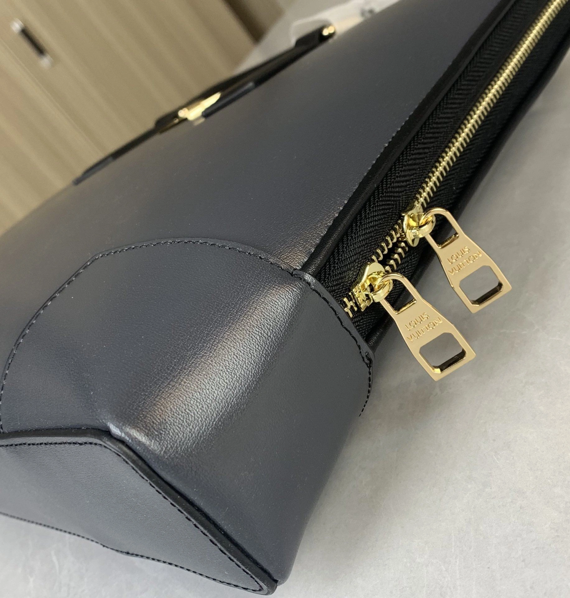 SportInspired Mens Louis Vuitton Briefcases 92810