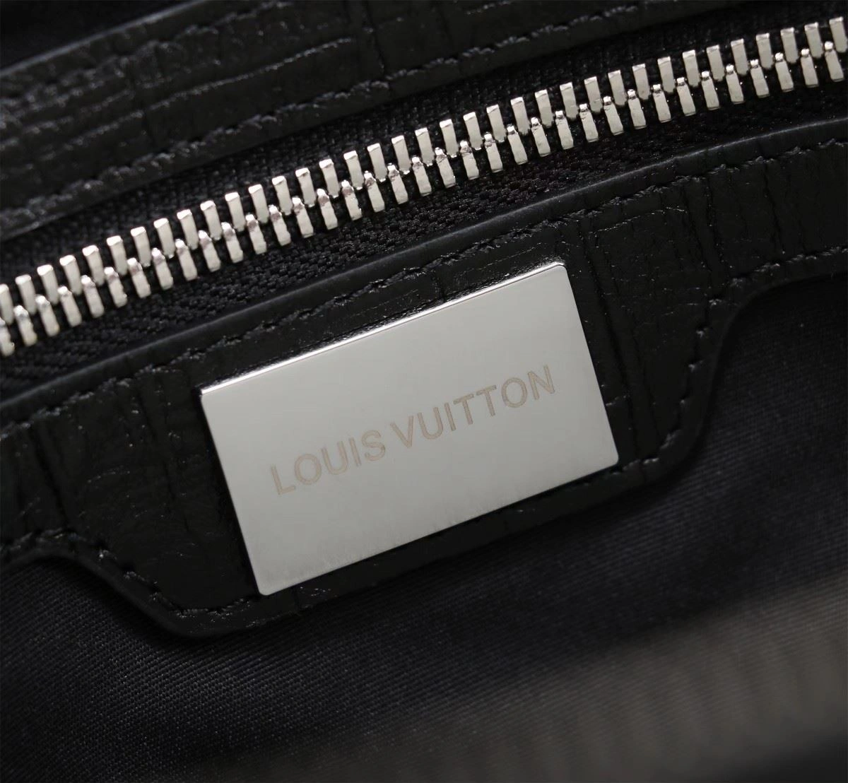 FashionForward Mens Louis Vuitton Briefcases 92808