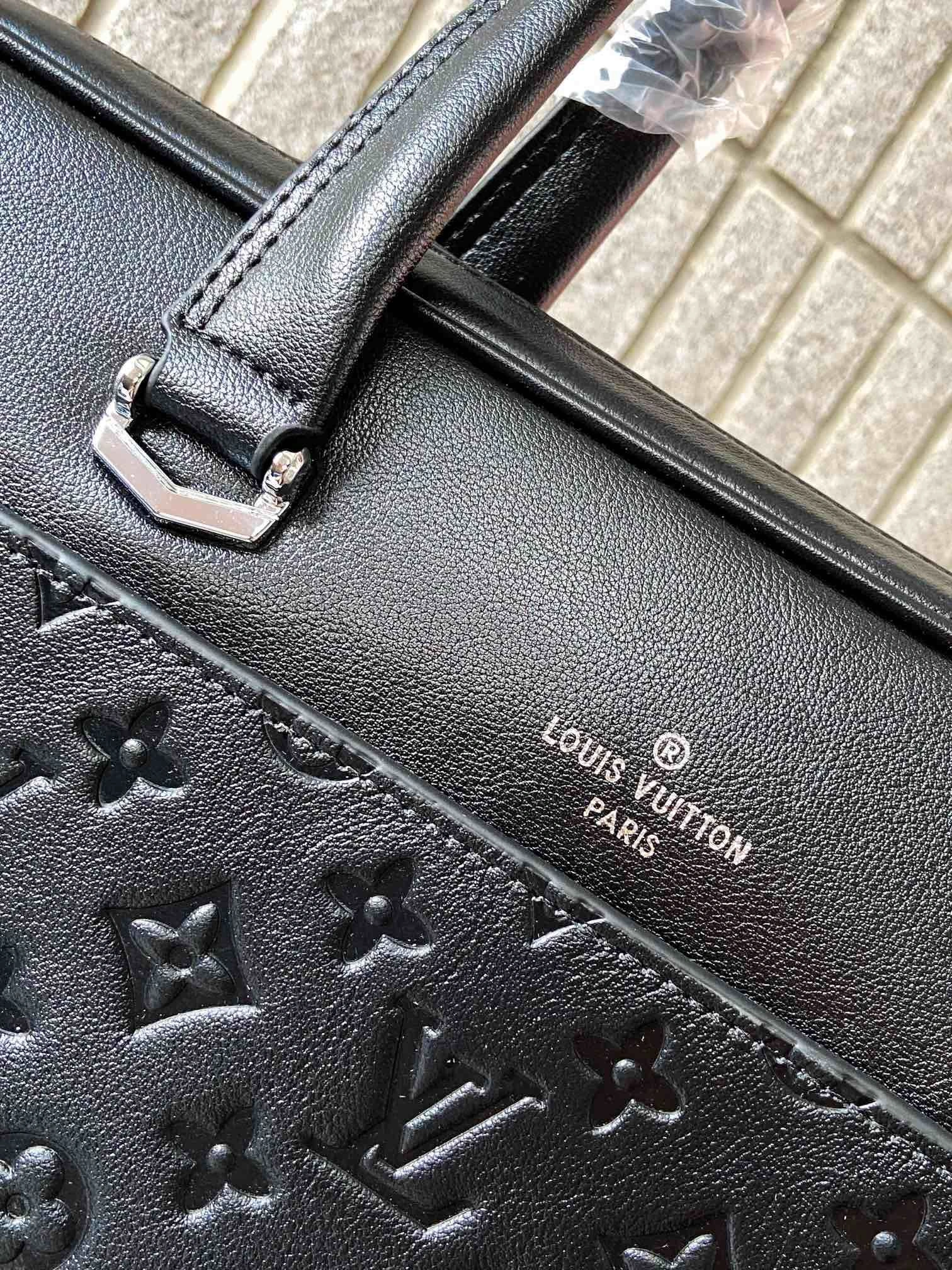Refined Mens Louis Vuitton Briefcases 92800